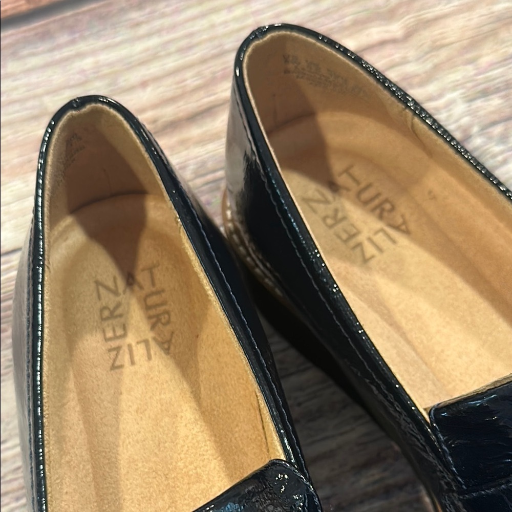 Naturalizer Sz 8W Navy/Black Adiline Loafers with Glossy Finish • NIB - Picture 2 of 8